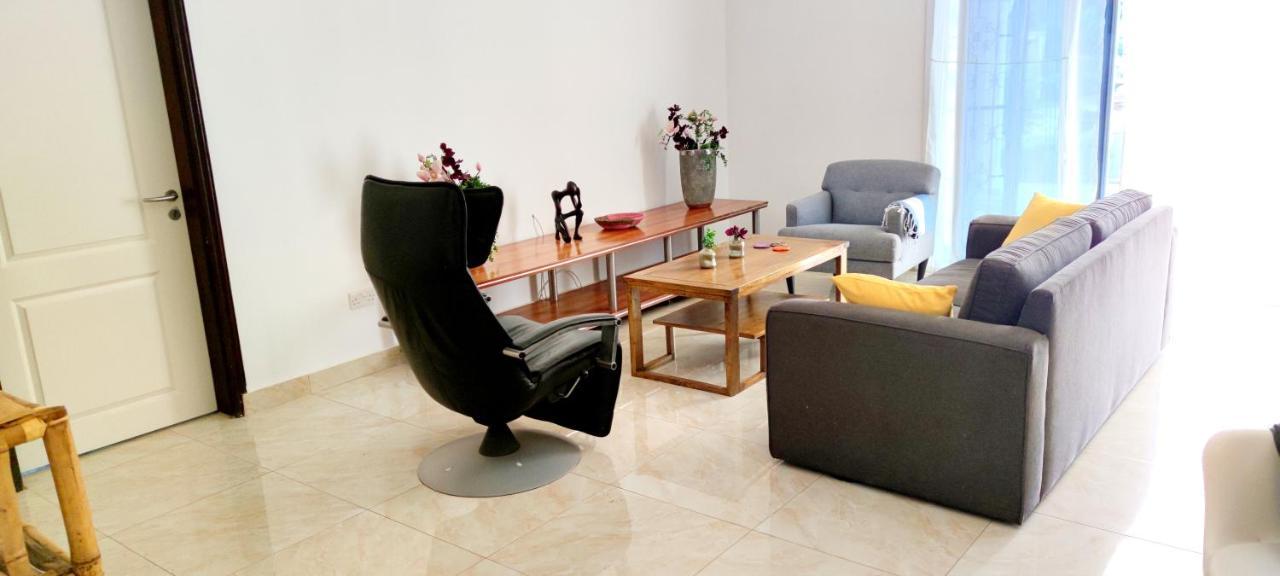 Dulaa Deema Residence Brufut Heights Tranquil Dış mekan fotoğraf